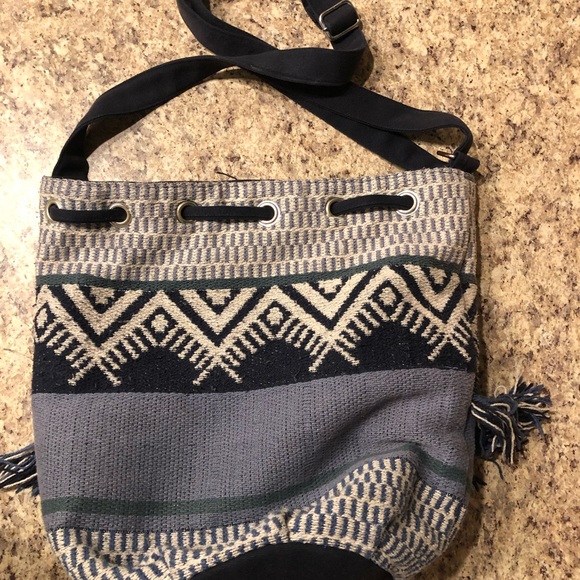 Medium sized World market Carpet bag - Picture 2 of 3